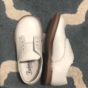 Saddle shoes